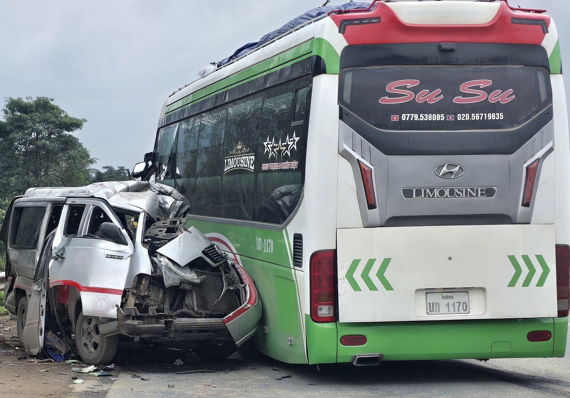 Hiện trường vụ tai nạn giao th&ocirc;ng l&agrave;m hai người tử vong ở Quảng Trị- Ảnh 3.