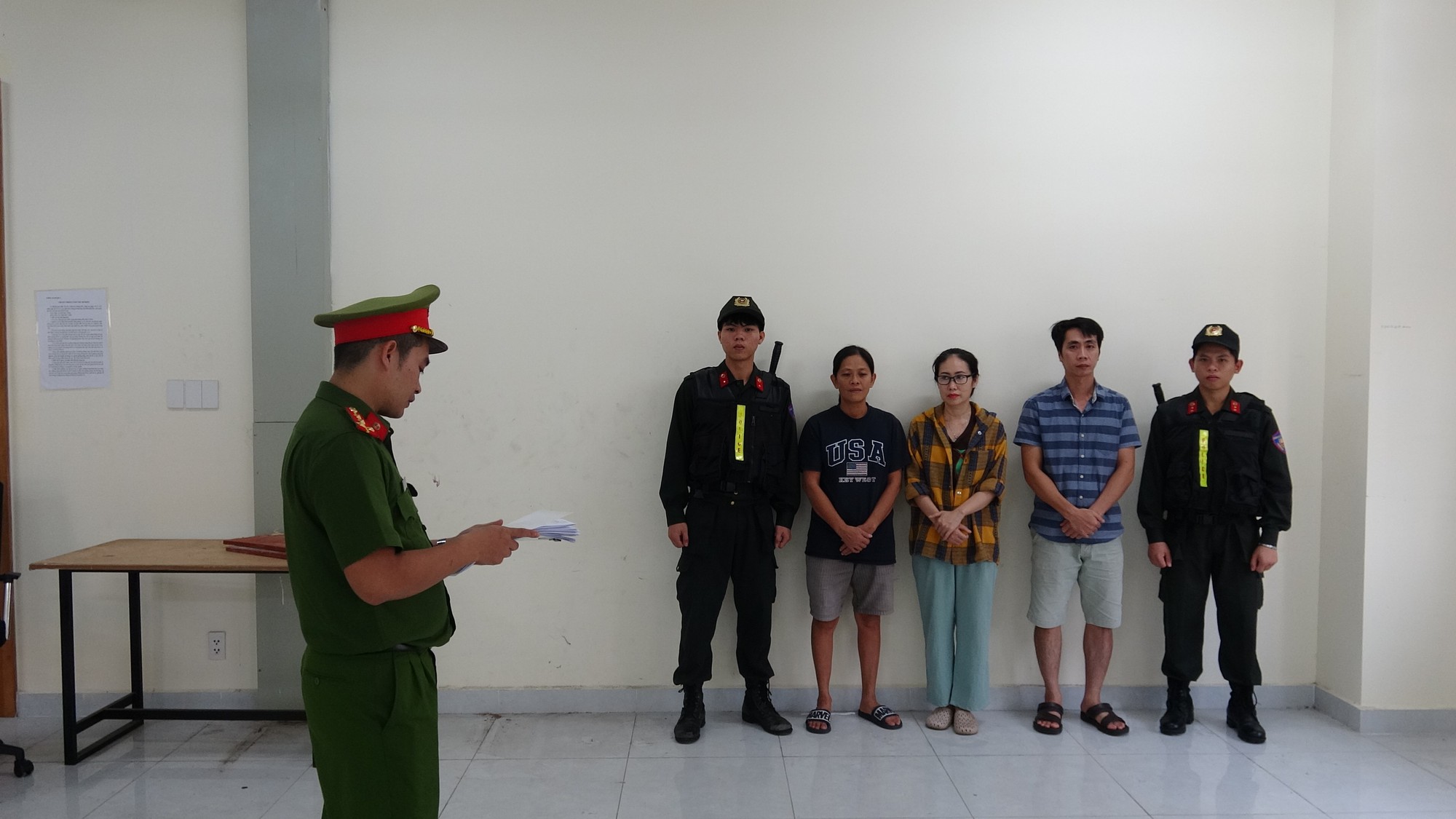 TP.HCM: Triệt ph&aacute; đường d&acirc;y sản xuất, mua b&aacute;n thạch t&iacute;n d&ugrave;ng trong nha khoa- Ảnh 1.