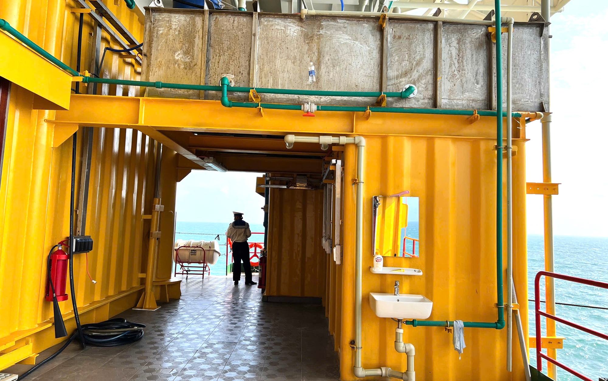 Chuyện nước ngọt tr&ecirc;n Nh&agrave; gi&agrave;n DK1- Ảnh 1.