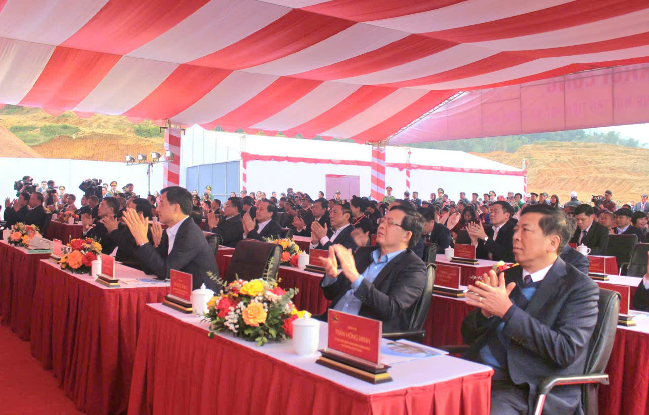 Tổng B&iacute; thư T&ocirc; L&acirc;m dự lễ khởi c&ocirc;ng x&acirc;y dựng trường phổ th&ocirc;ng nội tr&uacute; tại Cao Bằng- Ảnh 5.