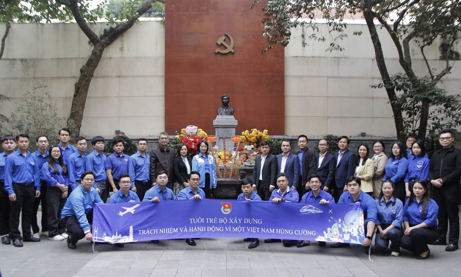 Đo&agrave;n Thanh ni&ecirc;n Bộ X&acirc;y dựng tổ chức nhiều hoạt động &yacute; nghĩa ch&agrave;o mừng ng&agrave;y th&agrave;nh lập Đảng- Ảnh 1.