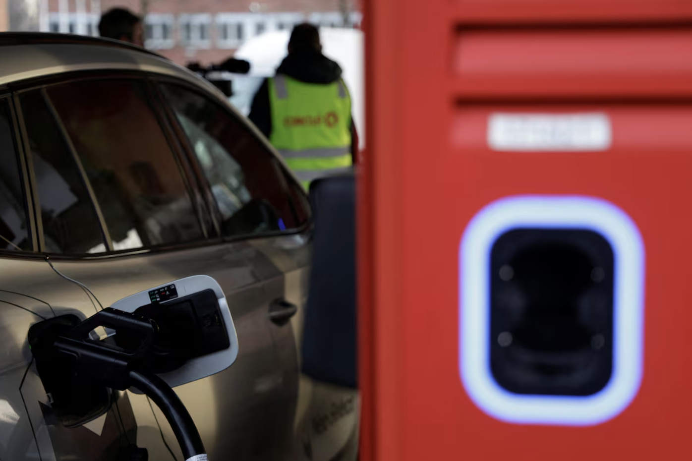 Nhờ đ&acirc;u gần như to&agrave;n bộ xe đăng k&yacute; mới tại Na Uy năm 2025 l&agrave; xe điện?- Ảnh 1.