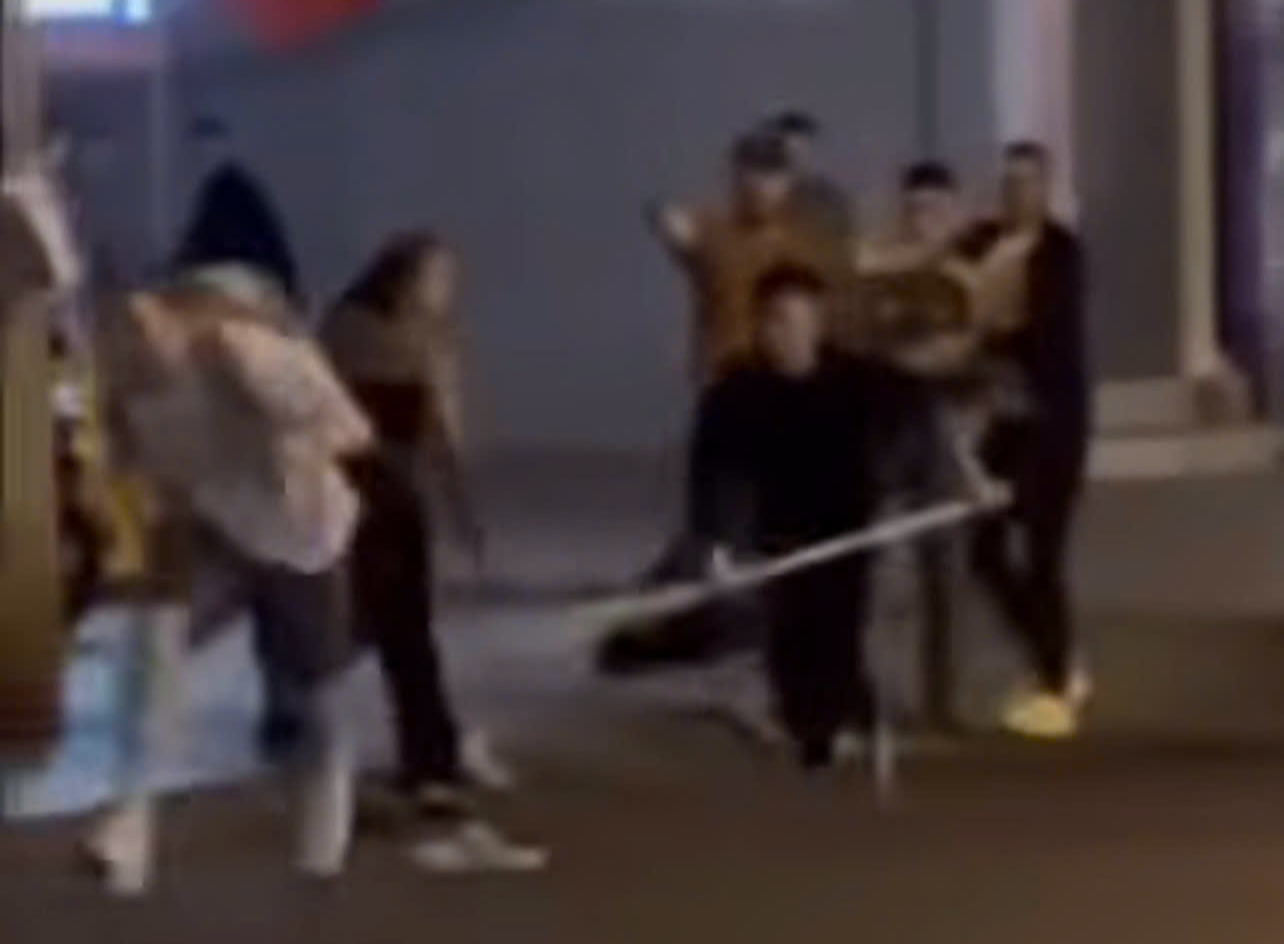 Công an vào cuộc vụ du khách nước ngoài bị tấn công ở Nha Trang- Ảnh 1. Công an vào cuộc vụ du khách nước ngoài bị tấn công ở Nha Trang- Ảnh 1.