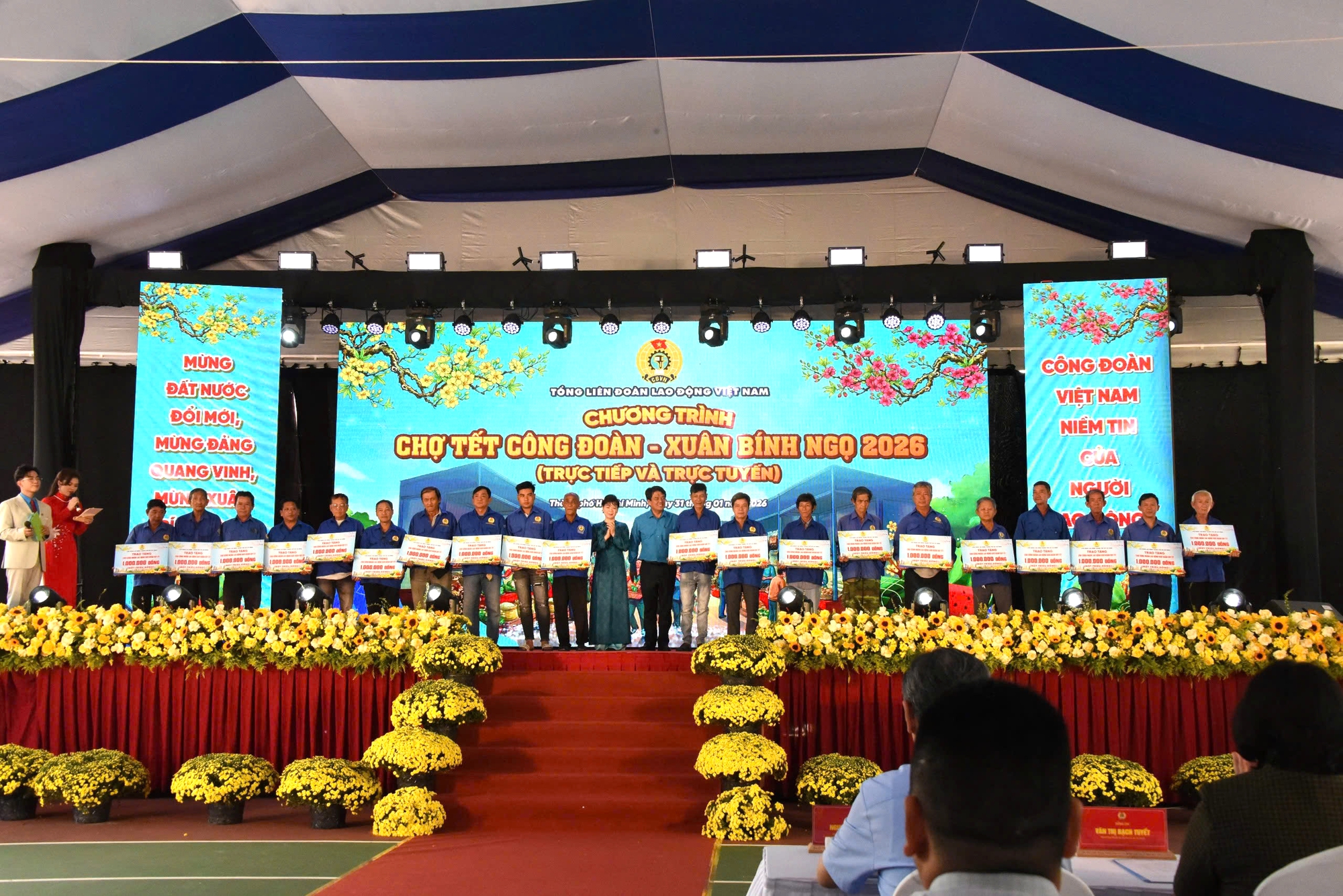 Chợ Tết C&ocirc;ng đo&agrave;n 2026 chăm lo 6.000 đo&agrave;n vi&ecirc;n, người lao động tại TP.HCM- Ảnh 1.