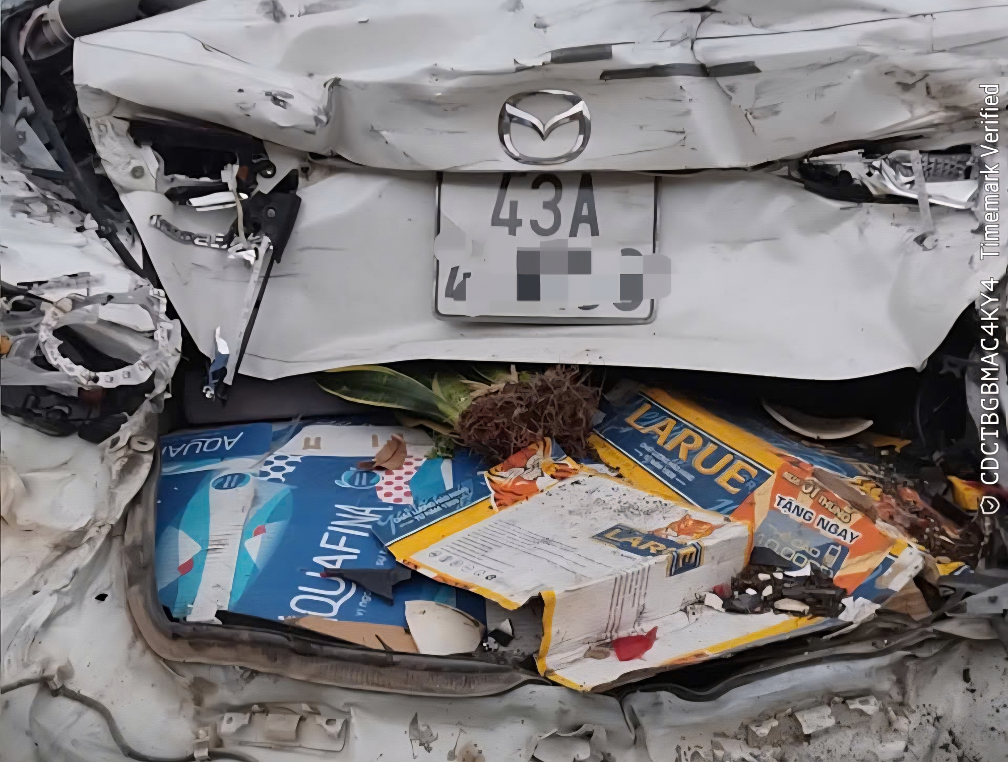 Tai nạn liên hoàn giữa 11 ô tô trên cao tốc La Sơn - Hòa Liên- Ảnh 2. Tai nạn liên hoàn giữa 11 ô tô trên cao tốc La Sơn - Hòa Liên- Ảnh 2.