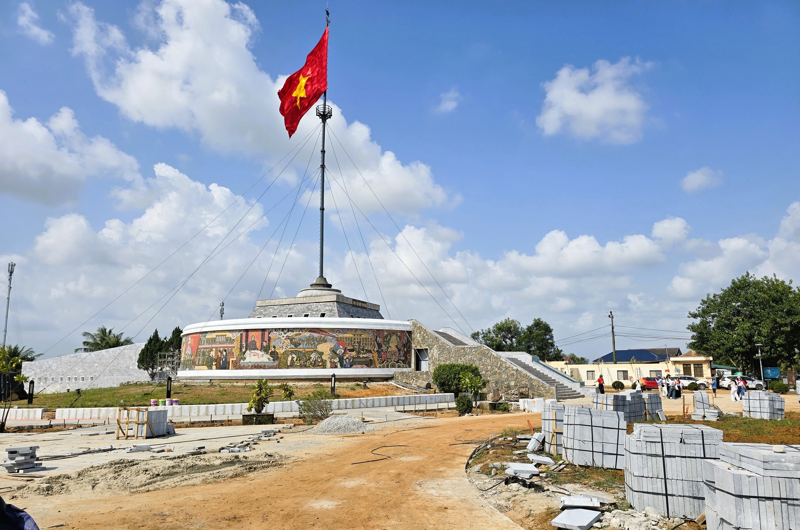 Công trình tu bổ cầu Hiền Lương thi công xuyên lễ, chạy nước rút về đích- Ảnh 8. Công trình tu bổ cầu Hiền Lương thi công xuyên lễ, chạy nước rút về đích- Ảnh 8.