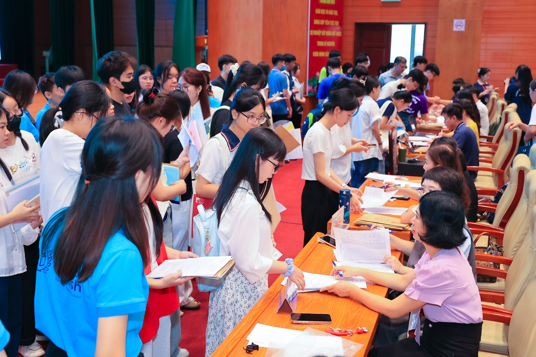 Lịch thi đánh giá năng lực, tư duy 2026: Những mốc thí sinh cần nhớ- Ảnh 1. Lịch thi đánh giá năng lực, tư duy 2026: Những mốc thí sinh cần nhớ- Ảnh 1.