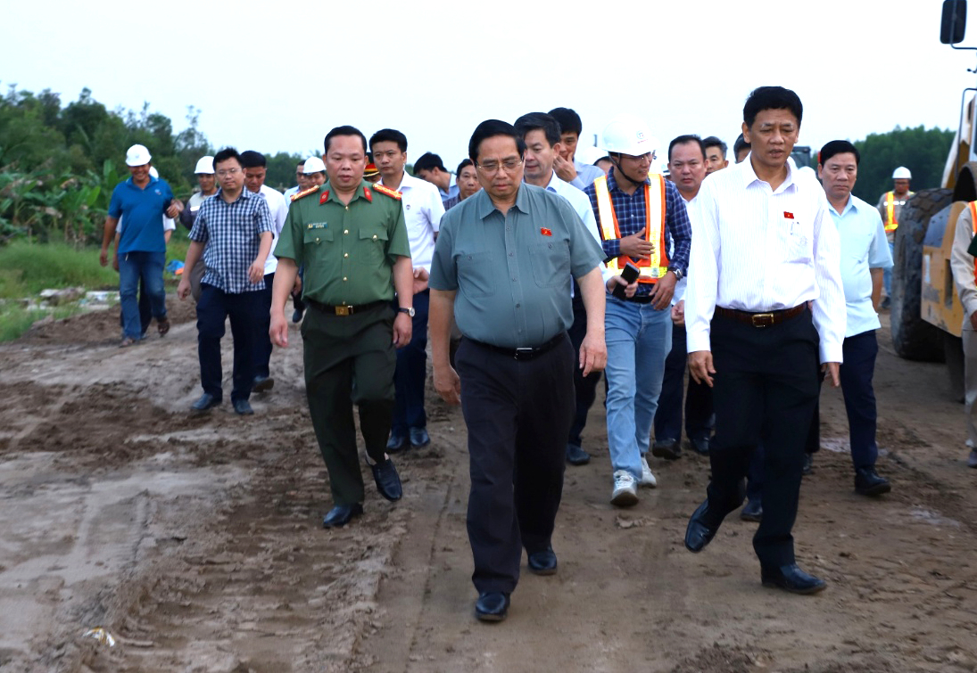 Tháo gỡ nút thắt vật liệu, cao tốc Châu Đốc – Cần Thơ – Sóc Trăng tăng tốc thi công- Ảnh 1. Tháo gỡ nút thắt vật liệu, cao tốc Châu Đốc – Cần Thơ – Sóc Trăng tăng tốc thi công- Ảnh 1.