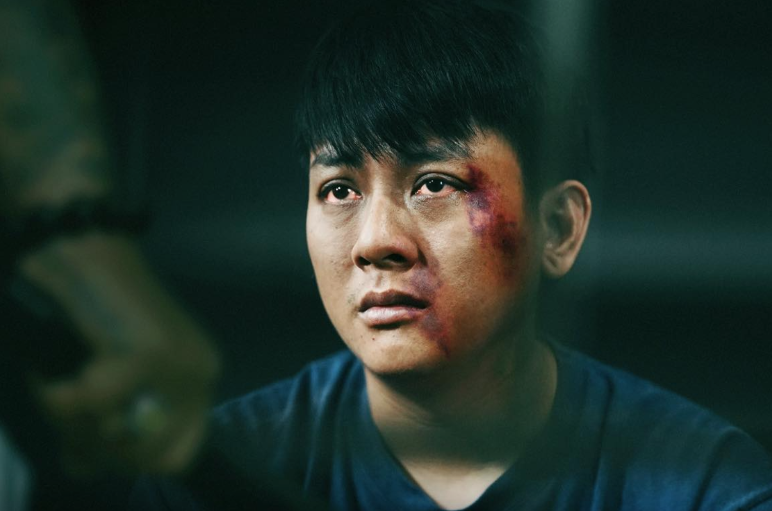 "Thi&ecirc;n đường m&aacute;u": Phim về nạn lừa đảo xuy&ecirc;n bi&ecirc;n giới dẫn đầu ph&ograve;ng v&eacute; dịp Tết Dương lịch- Ảnh 3.