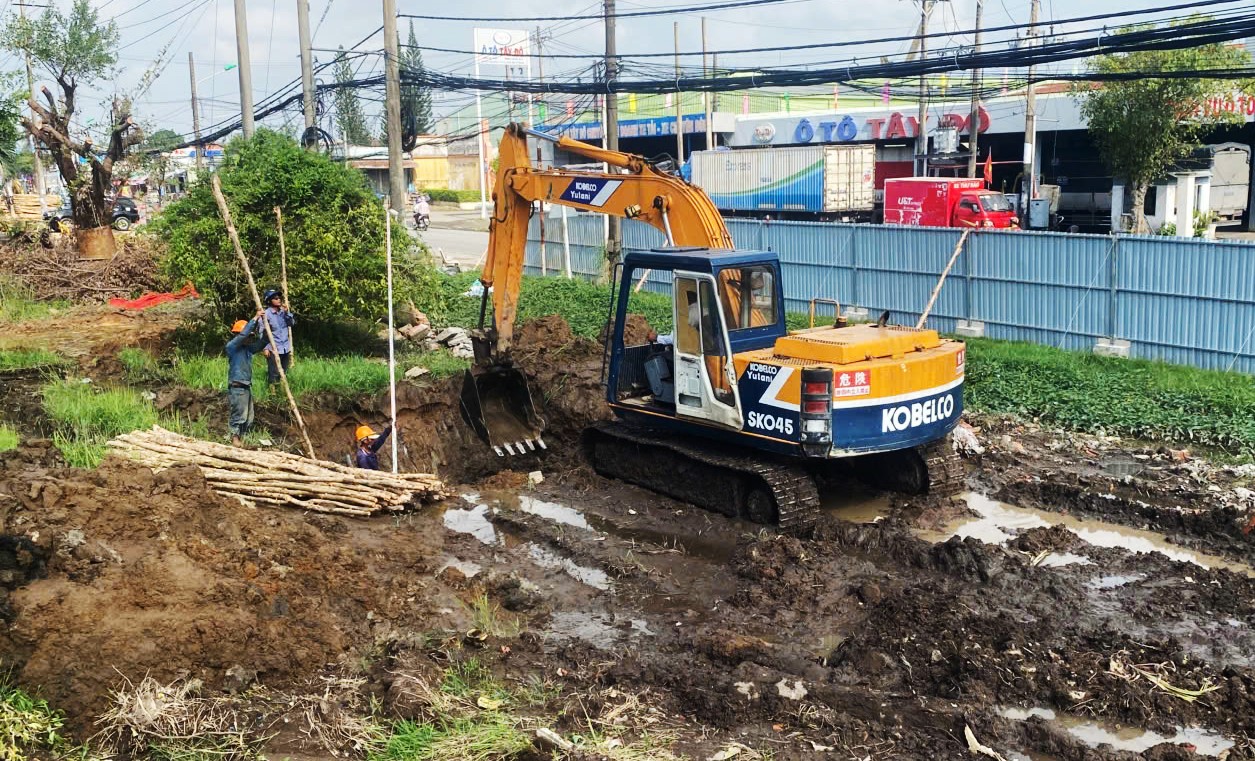 Quốc lộ 91 qua Cần Thơ: Giải ng&acirc;n hơn 2.500 tỷ đồng, thi c&ocirc;ng cầm chừng v&igrave; vướng mặt bằng- Ảnh 2.