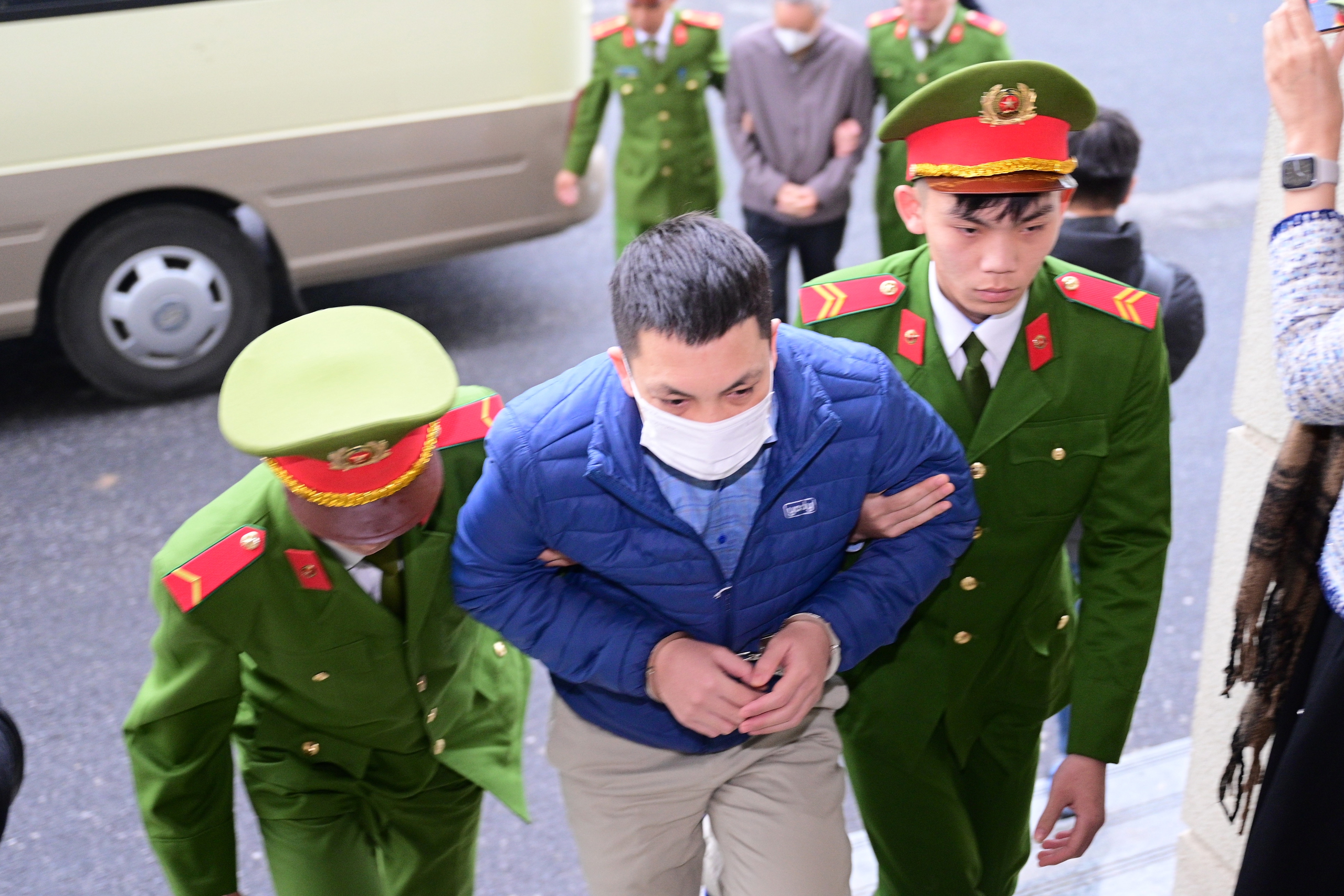 Hai cựu Cục trưởng Cục An toàn thực phẩm hầu tòa vì nhận hối lộ- Ảnh 7. Hai cựu Cục trưởng Cục An toàn thực phẩm hầu tòa vì nhận hối lộ- Ảnh 7.