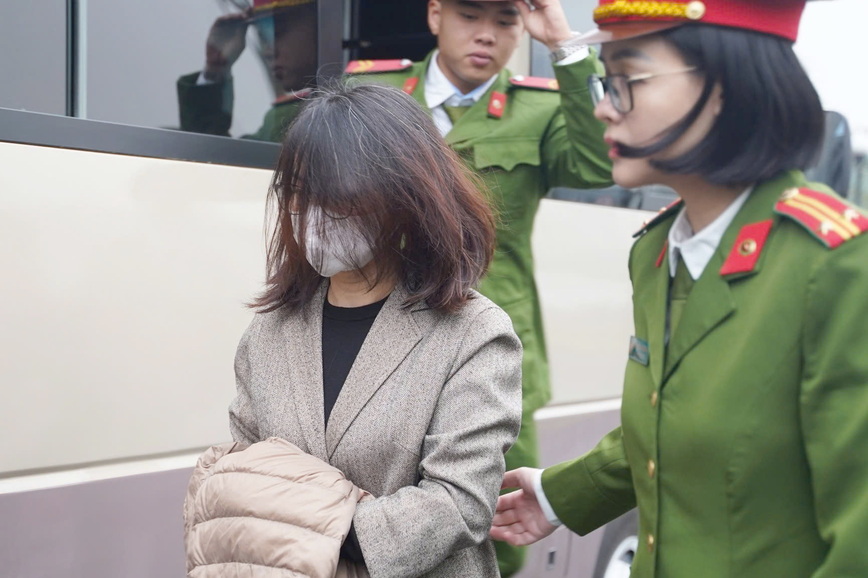 Hai cựu Cục trưởng Cục An toàn thực phẩm hầu tòa vì nhận hối lộ- Ảnh 2. Hai cựu Cục trưởng Cục An toàn thực phẩm hầu tòa vì nhận hối lộ- Ảnh 2.