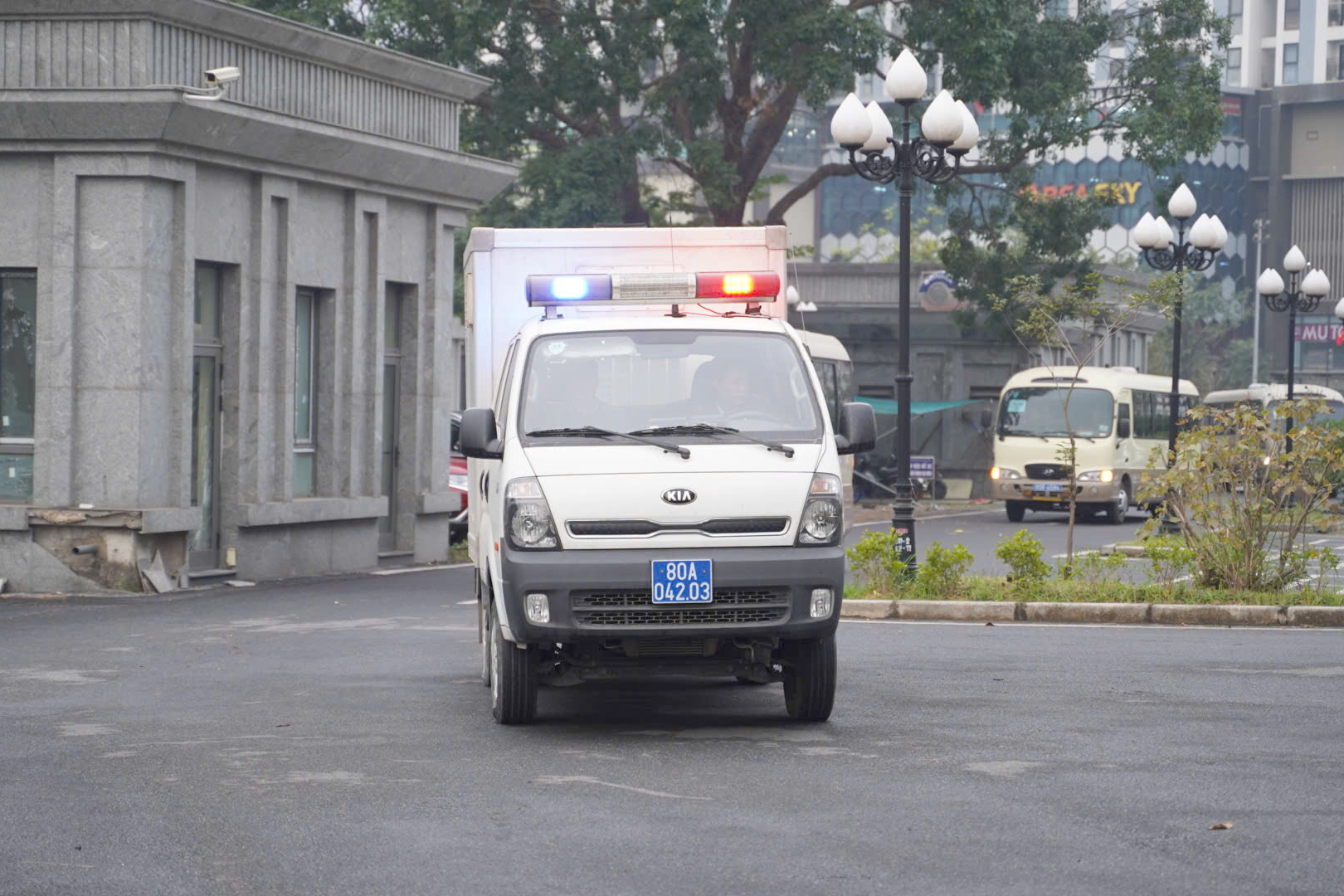 Hai cựu Cục trưởng Cục An toàn thực phẩm hầu tòa vì nhận hối lộ- Ảnh 1. Hai cựu Cục trưởng Cục An toàn thực phẩm hầu tòa vì nhận hối lộ- Ảnh 1.