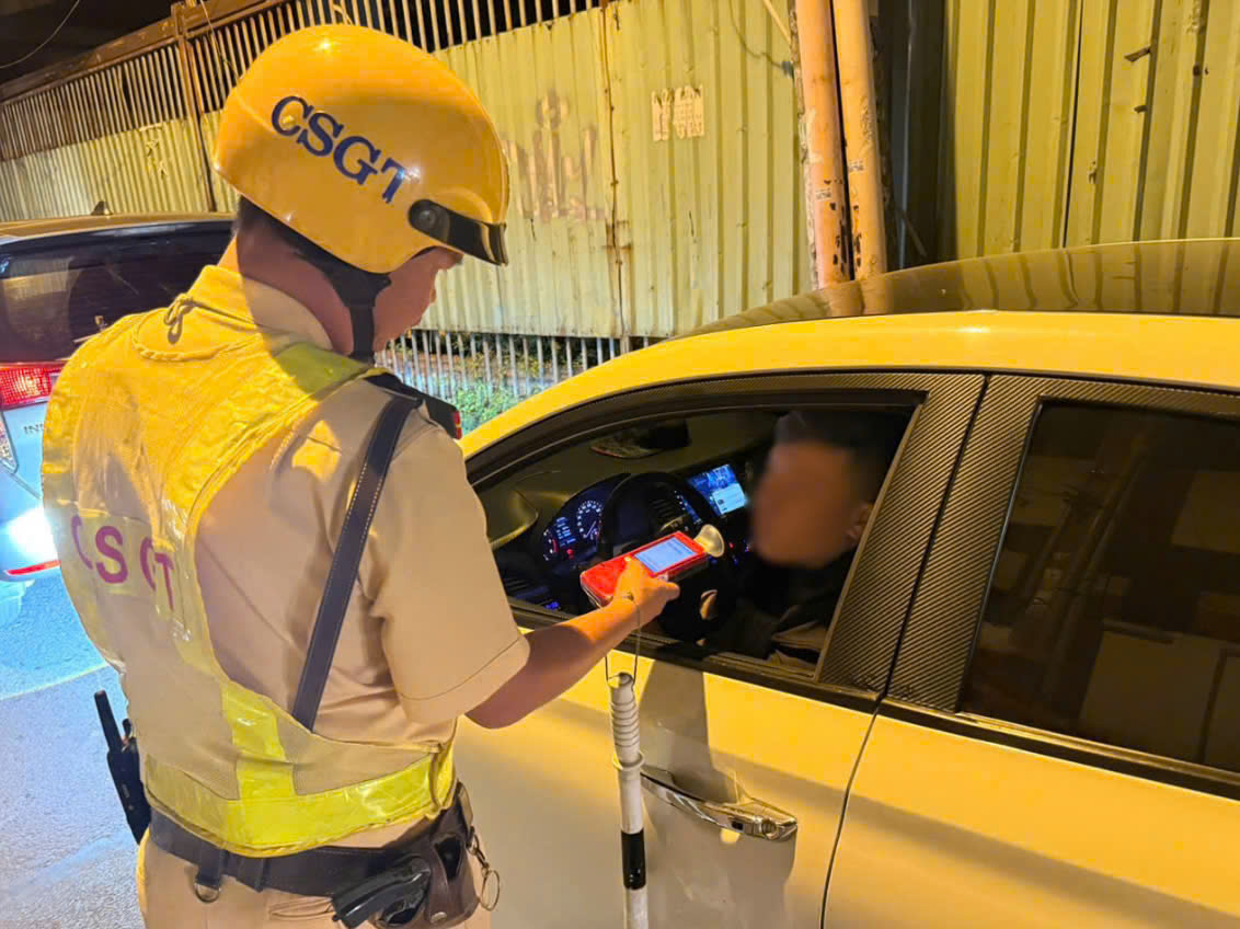 TP.HCM: Hơn 11.500 trường hợp vi phạm giao thông bị xử lý dịp Tết Dương lịch 2026- Ảnh 2. TP.HCM: Hơn 11.500 trường hợp vi phạm giao thông bị xử lý dịp Tết Dương lịch 2026- Ảnh 2.