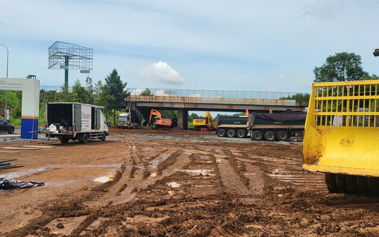 Đồng Nai lập tổ phản ứng nhanh, đặt mục tiêu đấu giá 72 khu đất trong năm 2026- Ảnh 3. Đồng Nai đề xuất bổ sung nút giao cao tốc Dầu Giây - Tân Phú với đường tỉnh ĐT.777