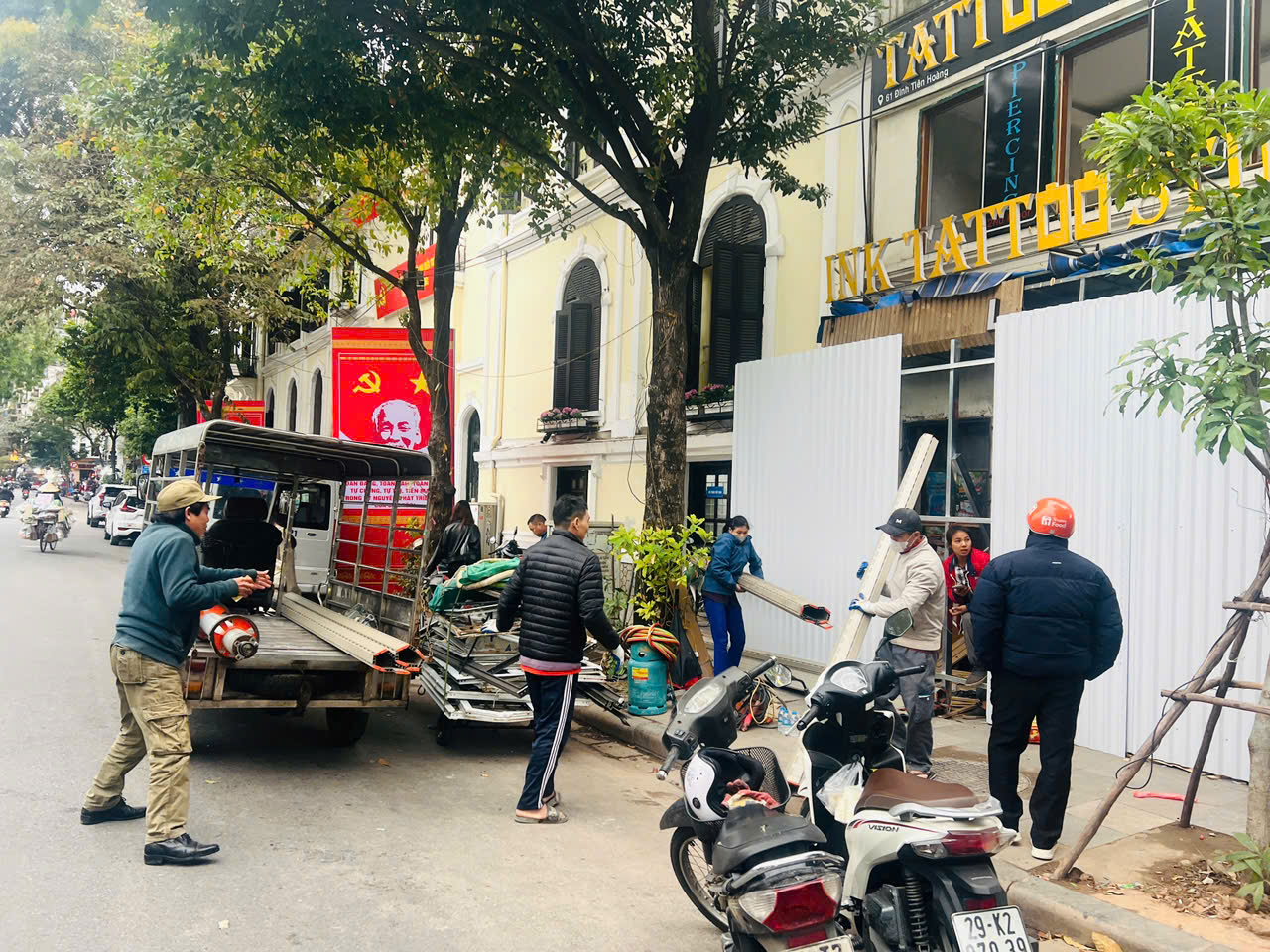 Hà Nội: Người dân hối hả di dời, bàn giao mặt bằng làm quảng trường phía Đông hồ Hoàn Kiếm- Ảnh 19. Hà Nội: Người dân hối hả di dời, bàn giao mặt bằng làm quảng trường phía Đông hồ Hoàn Kiếm- Ảnh 19.