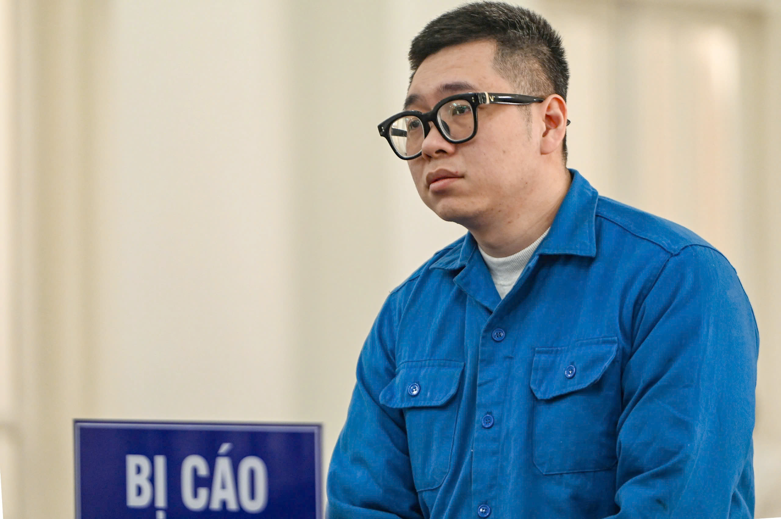 Đối tượng đ&aacute;nh phụ nữ ở chung cư Sky Central lĩnh 6 th&aacute;ng t&ugrave;, bồi thường 50 triệu đồng- Ảnh 1.