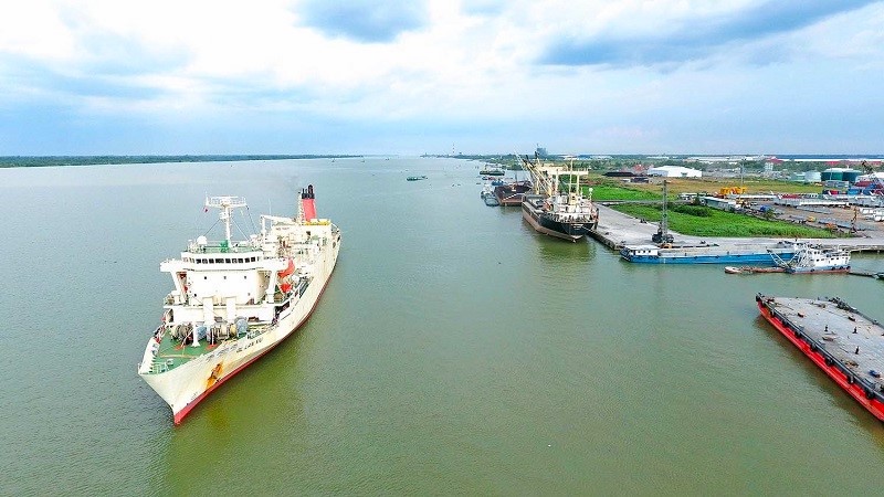 Thứ trưởng Nguyễn Tường Văn: Đầu tư có trọng tâm, trọng điểm vào khu kinh tế Định An- Ảnh 4. Định An là KKT tổng hợp đa ngành, đa lĩnh vực, bao gồm công nghiệp - thương mại - dịch vụ - du lịch - đô thị ven biển và nông - lâm - ngư nghiệp gắn phát triển năng lượng tái tạo và kinh tế biển.