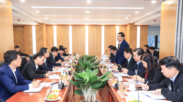 Minister Tran Hong Minh calls for early approval of Son La&ndash;Dien Bien expressway policy- Ảnh 1.