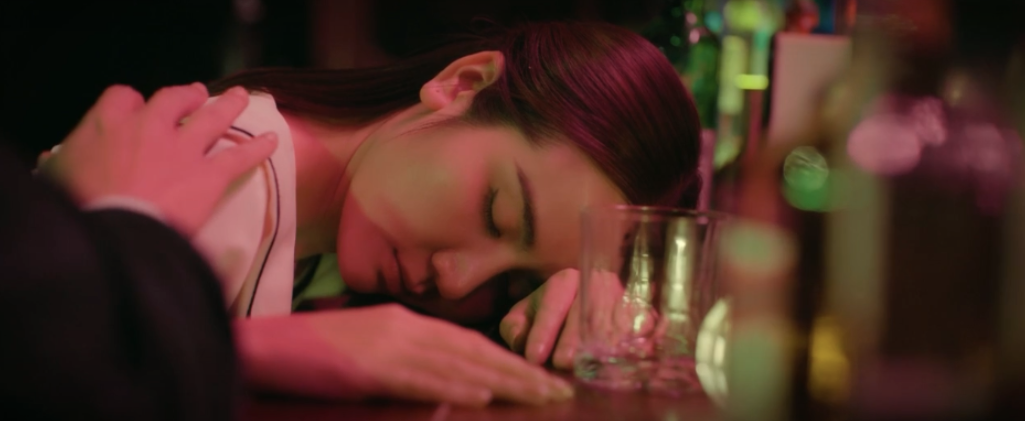 "Cách em 1 milimet" tập cuối sẽ kết thúc viên mãn?- Ảnh 4. "Cách em 1 milimet" tập cuối sẽ kết thúc viên mãn?- Ảnh 4.