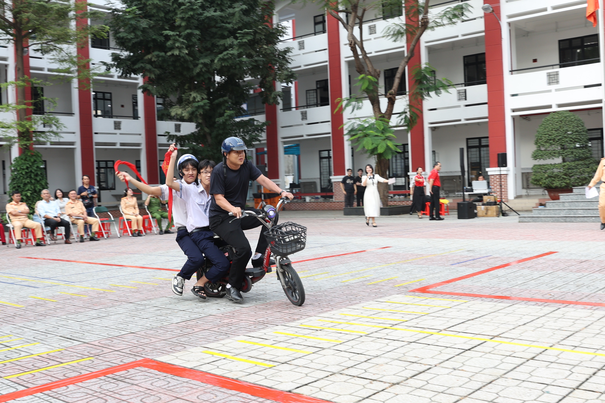 "Một ch&uacute;t y&ecirc;u thương" lan tỏa những c&acirc;u chuyện nghị lực sống sau TNGT- Ảnh 2.