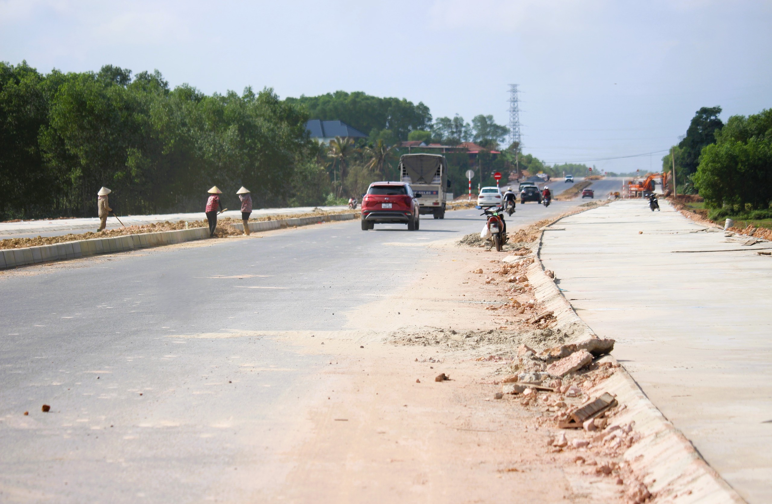 Hai tuyến đường dở dang nhiều năm ở Quảng Trị sắp ho&agrave;n th&agrave;nh- Ảnh 12.