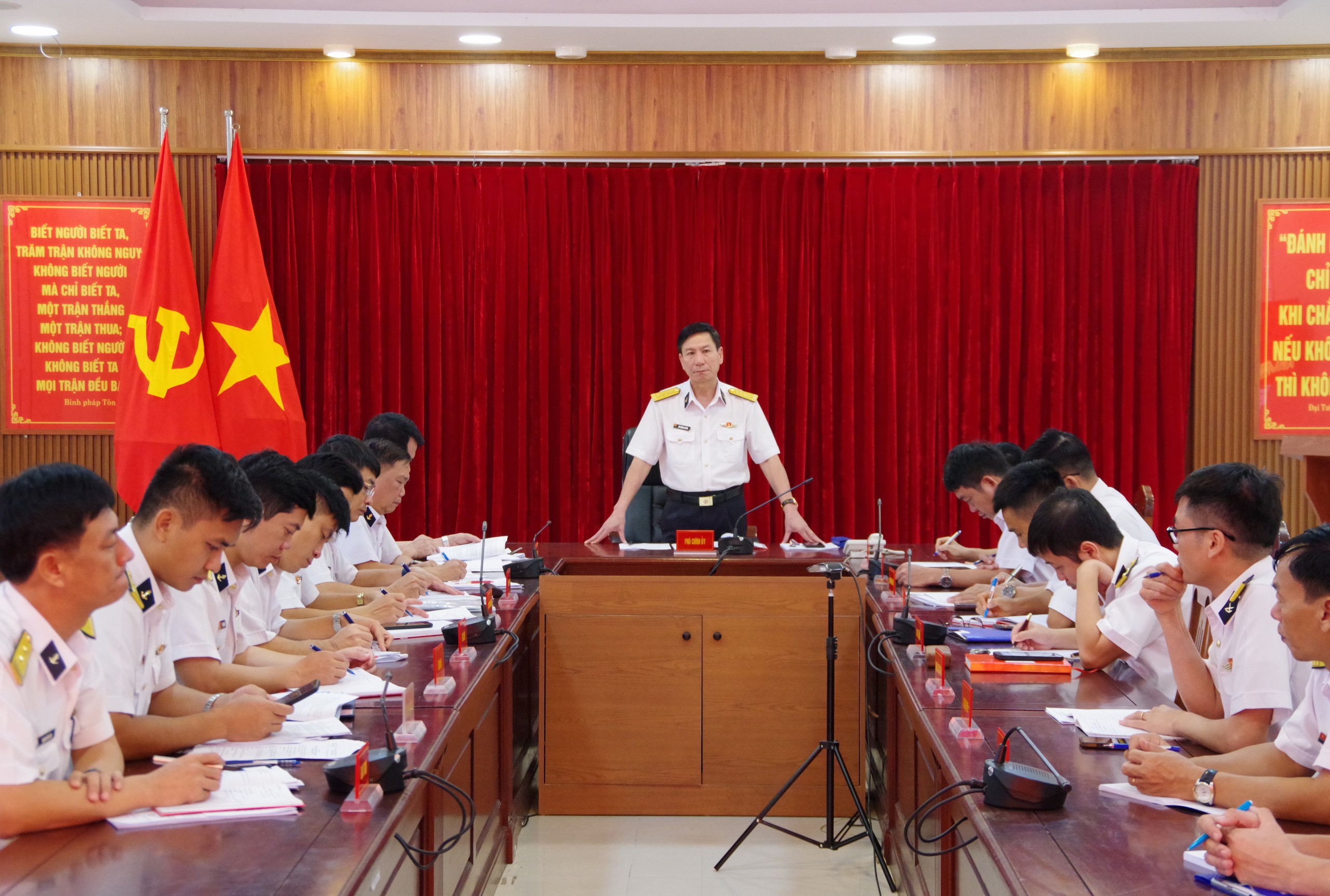 V&ugrave;ng 2 Hải qu&acirc;n sẵn s&agrave;ng cho bầu cử tr&ecirc;n c&aacute;c t&agrave;u trực, nh&agrave; gi&agrave;n v&agrave; v&ugrave;ng biển quản l&yacute;- Ảnh 1.