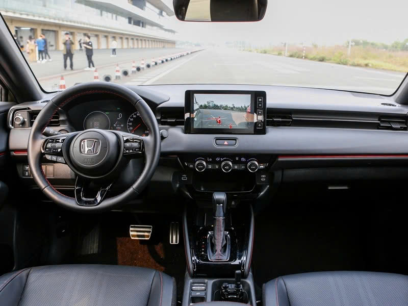 Xe gầm cao đô thị: Mua Honda HR-V hay Lynk & Co 06?- Ảnh 7.