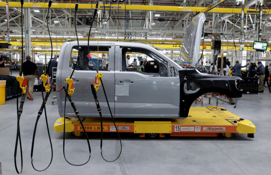 GM chấp nhận lỗ 6 tỷ USD, "nối gót" Ford thu hẹp tham vọng xe điện- Ảnh 3. GM chấp nhận lỗ 6 tỷ USD, "nối gót" Ford thu hẹp tham vọng xe điện- Ảnh 3.