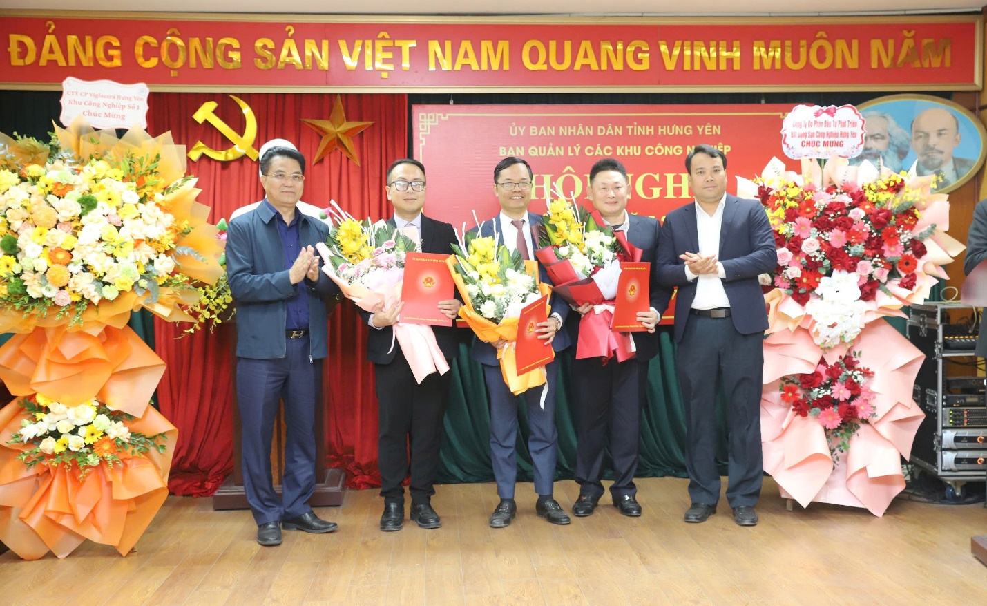 Tân Á Đại Thành sẵn sàng cho giai đoạn triển khai hạ tầng KCN Văn Nhuệ - Hoàng Hoa Thám- Ảnh 1. Tân Á Đại Thành sẵn sàng cho giai đoạn triển khai hạ tầng KCN Văn Nhuệ - Hoàng Hoa Thám- Ảnh 1.