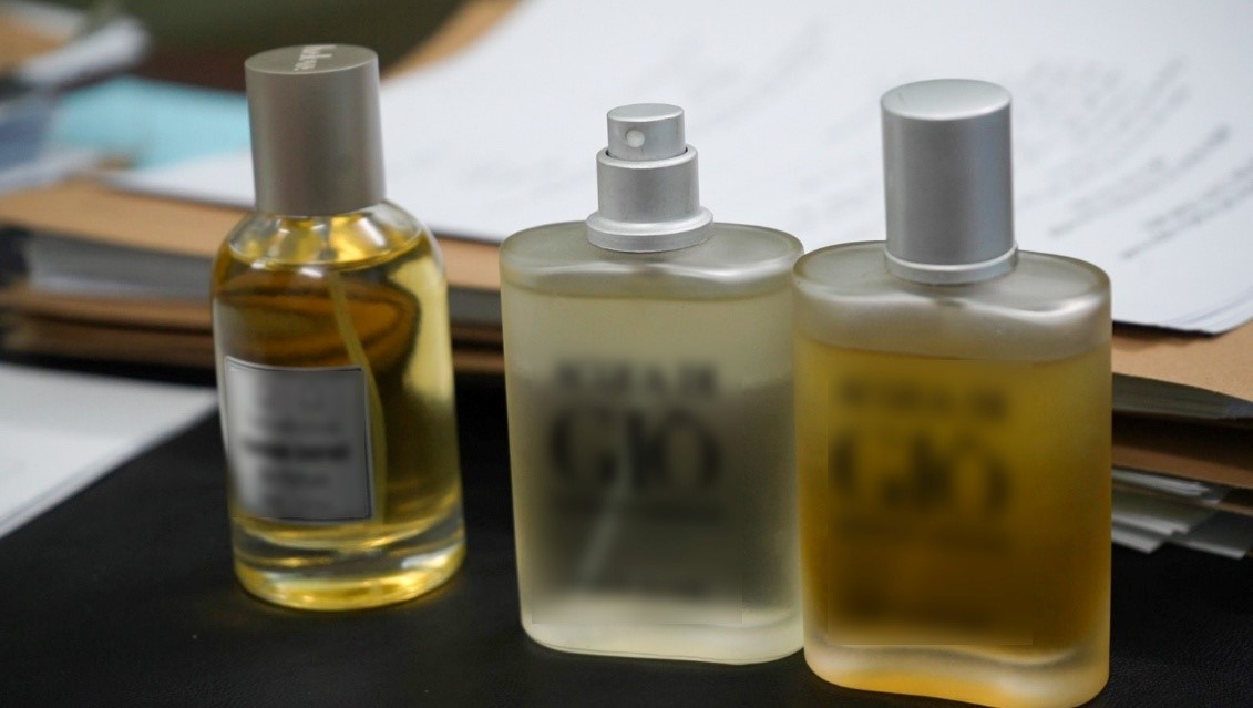 Triệt ph&aacute; đường d&acirc;y sản xuất nước hoa Dior, Chanel&hellip; giả tại Cần Thơ- Ảnh 3.