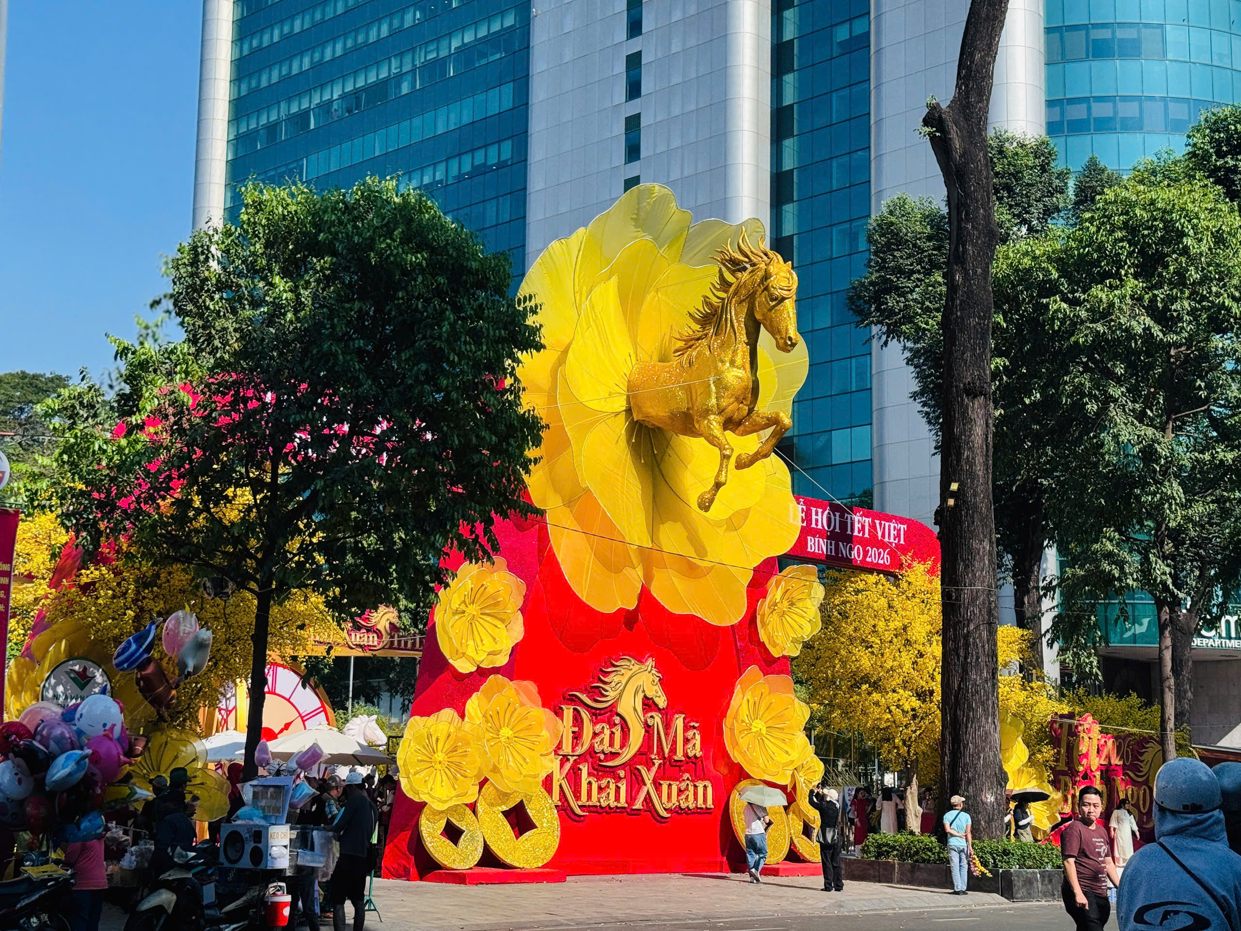 Khai mạc Lễ hội Tết Việt B&iacute;nh Ngọ 2026 ở TP.HCM: "Đẹp xưa trong rạng rỡ h&ocirc;m nay"- Ảnh 1.