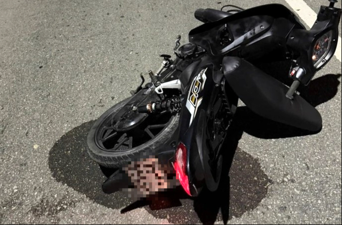 Xe m&aacute;y chở 3 tự g&acirc;y tai nạn ở Huế, 2 người tử vong- Ảnh 2.