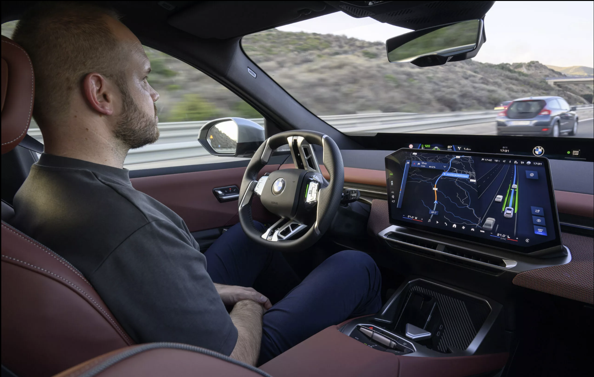 BMW iX3 có sẵn camera toàn cảnh nhưng khách phải trả phí sử dụng- Ảnh 1.