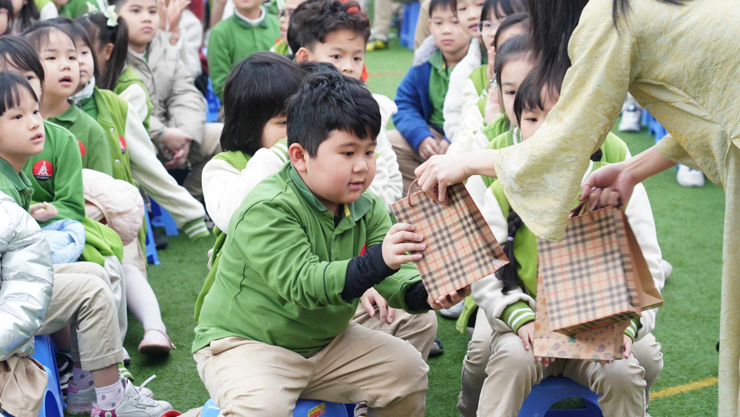 Trang bị kỹ năng nhận diện nguy cơ khi tham gia giao thông cho học sinh tiểu học- Ảnh 5.