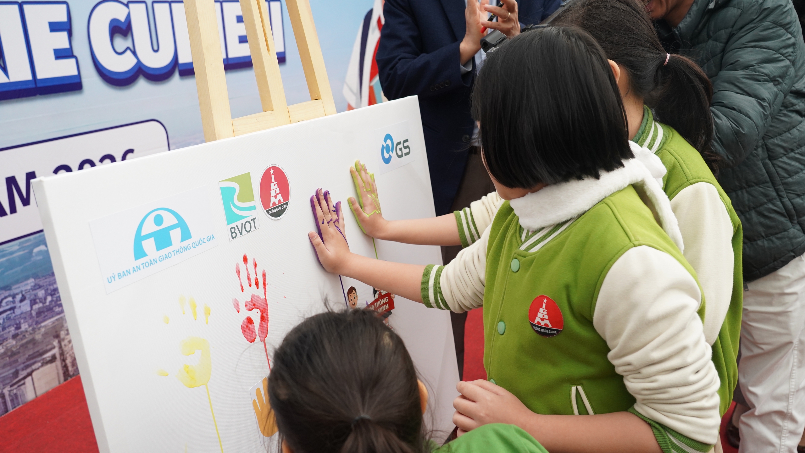 Trang bị kỹ năng nhận diện nguy cơ khi tham gia giao thông cho học sinh tiểu học- Ảnh 9.