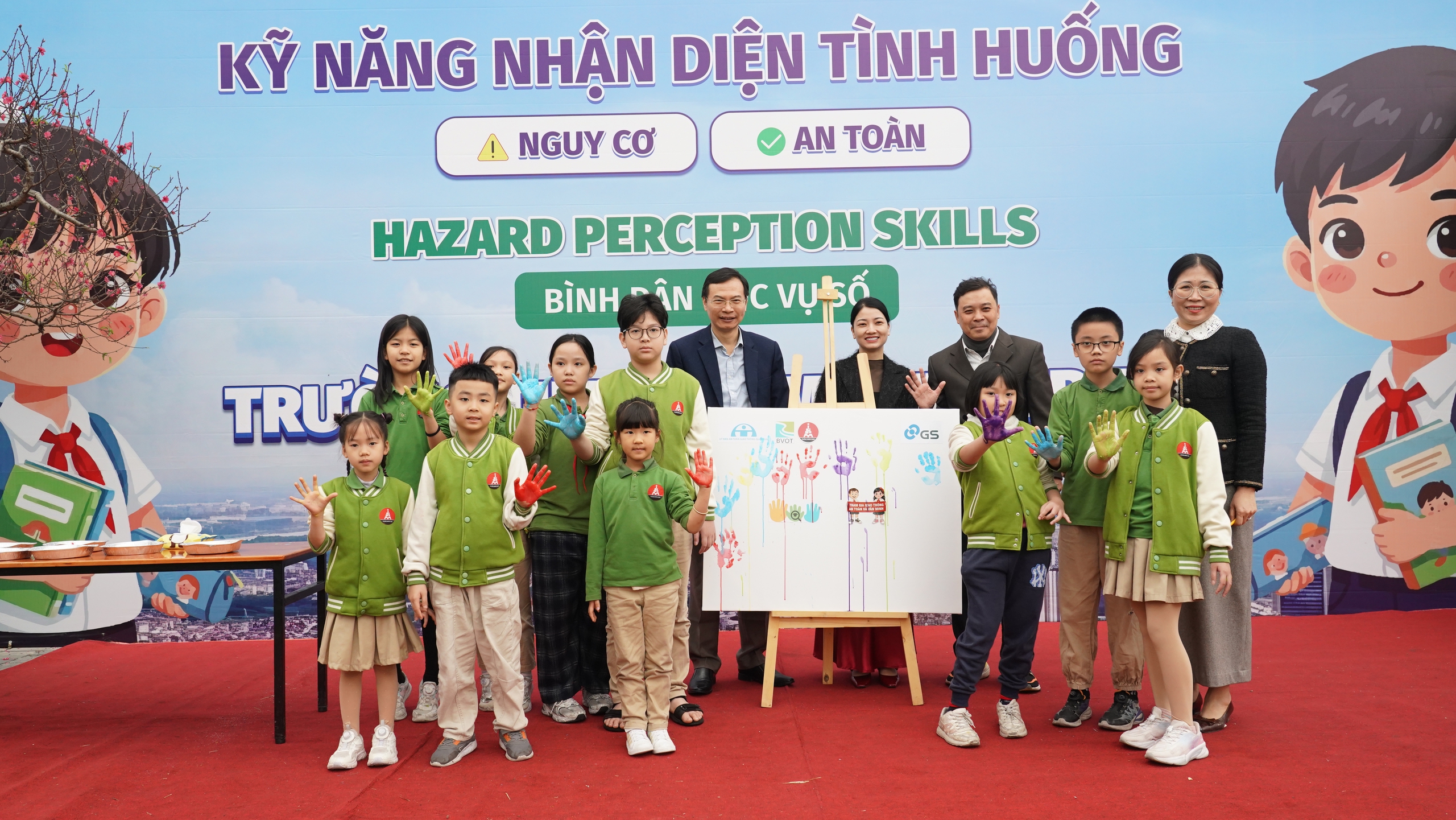 Trang bị kỹ năng nhận diện nguy cơ khi tham gia giao thông cho học sinh tiểu học- Ảnh 8.