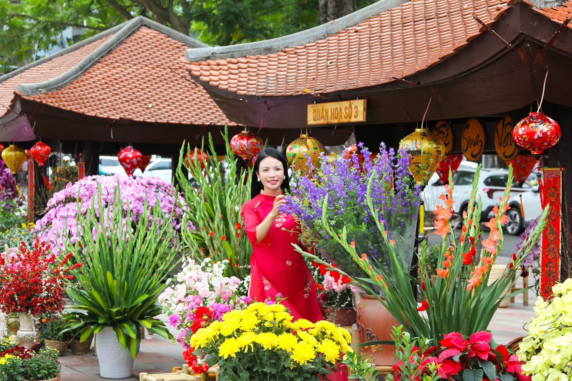 Quán hoa Hải Phòng: Rạng rỡ sắc xuân xưa giữa lòng đô thị hiện đại- Ảnh 3. Quán hoa Hải Phòng: Rạng rỡ sắc xuân xưa giữa lòng đô thị hiện đại- Ảnh 3.