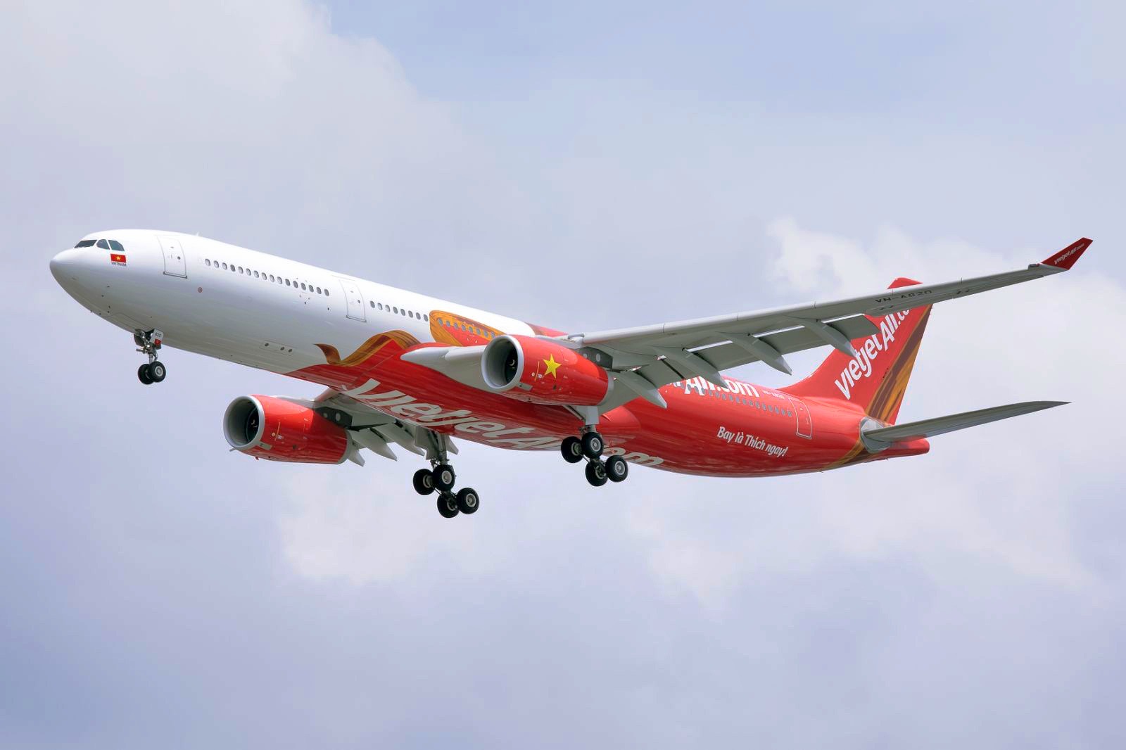 Miễn ph&iacute; 20kg h&agrave;nh l&yacute;: C&uacute; h&iacute;ch du lịch quốc tế đầu năm từ Vietjet- Ảnh 1.