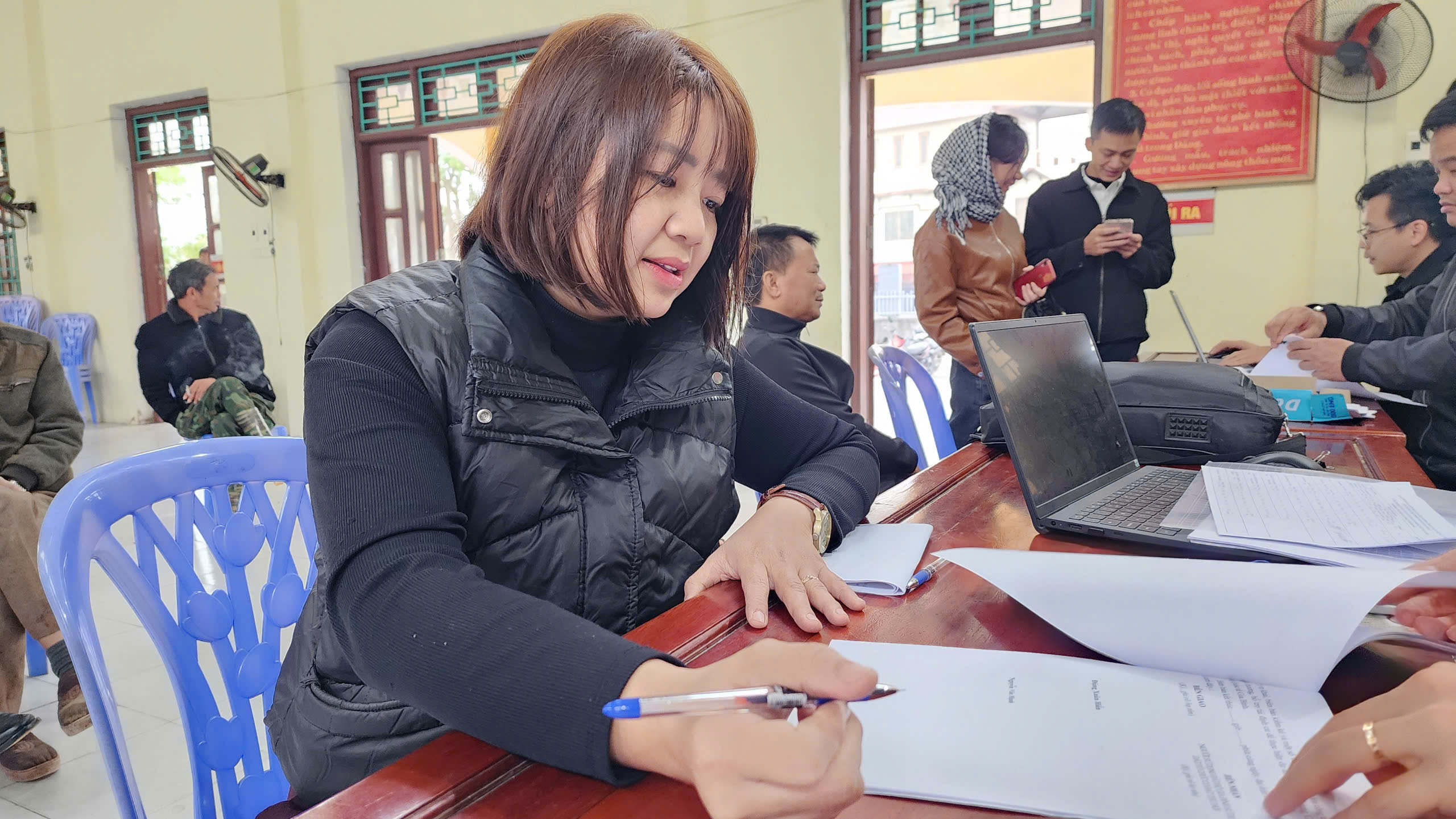 Cận Tết, người d&acirc;n phấn khởi nhận bồi thường giải ph&oacute;ng mặt bằng s&acirc;n bay Gia B&igrave;nh- Ảnh 12.