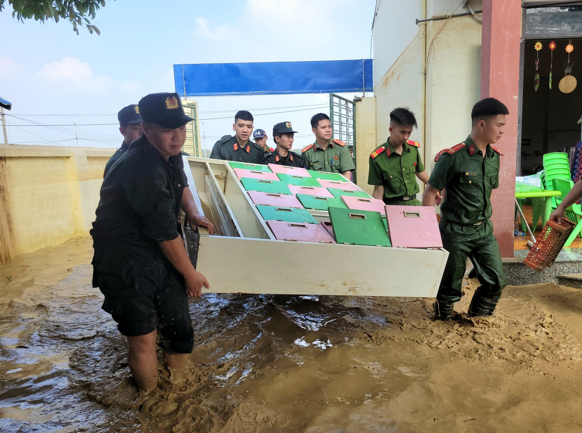 C&ocirc;ng an Hải Ph&ograve;ng ph&aacute;t động cuộc thi viết về phong tr&agrave;o thi đua &ldquo;ba nhất&rdquo;- Ảnh 2.