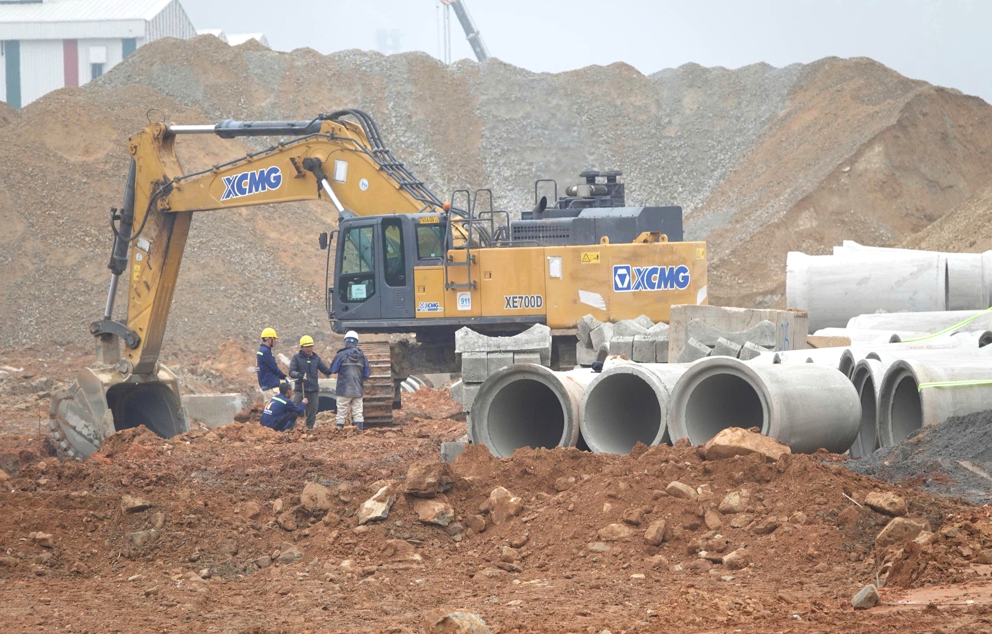 Khu kinh tế Vũng &Aacute;ng giữ nhịp thi c&ocirc;ng những ng&agrave;y gi&aacute;p Tết- Ảnh 2.