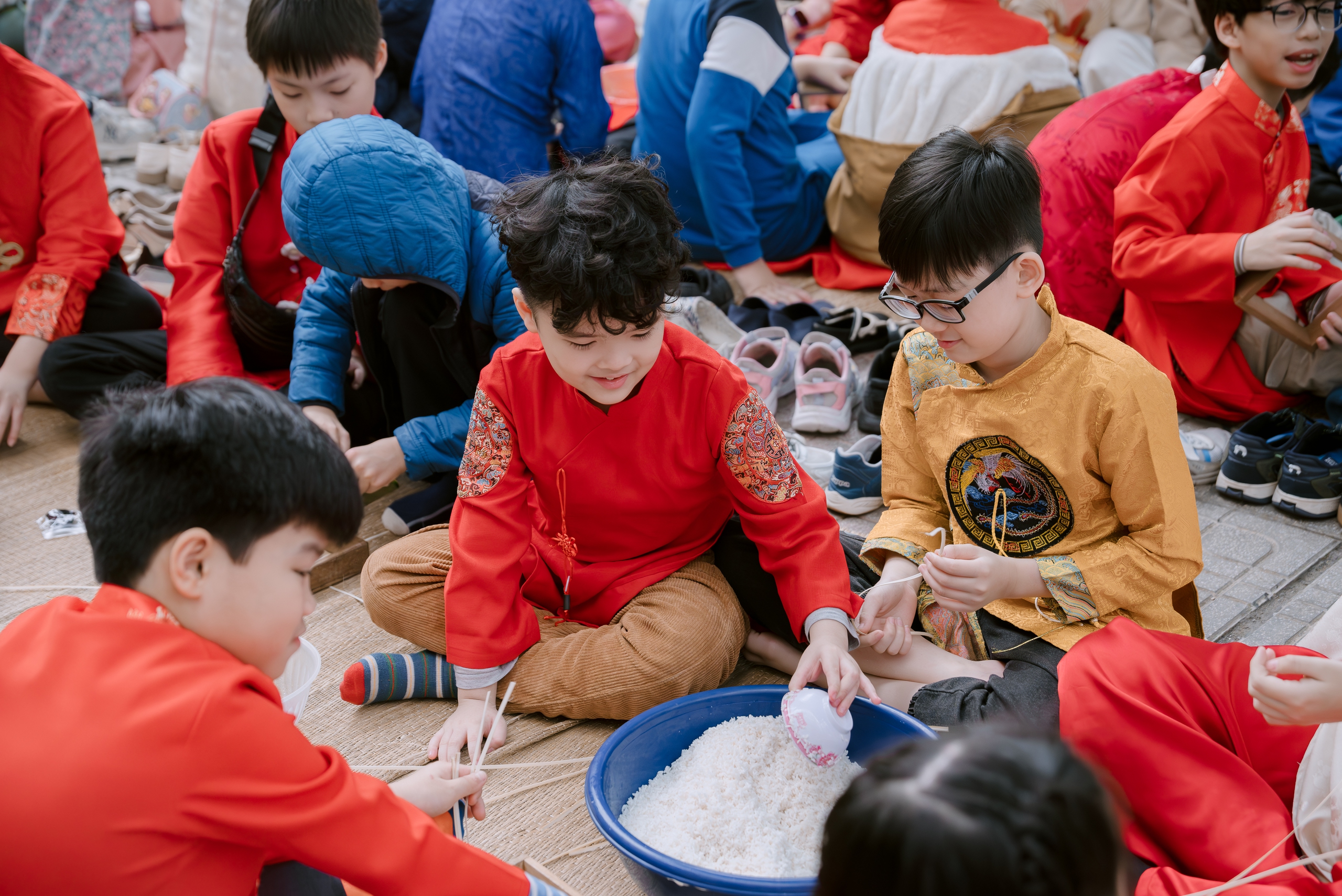 Hội chợ Xu&acirc;n gắn kết: Tết cổ truyền v&agrave; những trải nghiệm học đường- Ảnh 17.