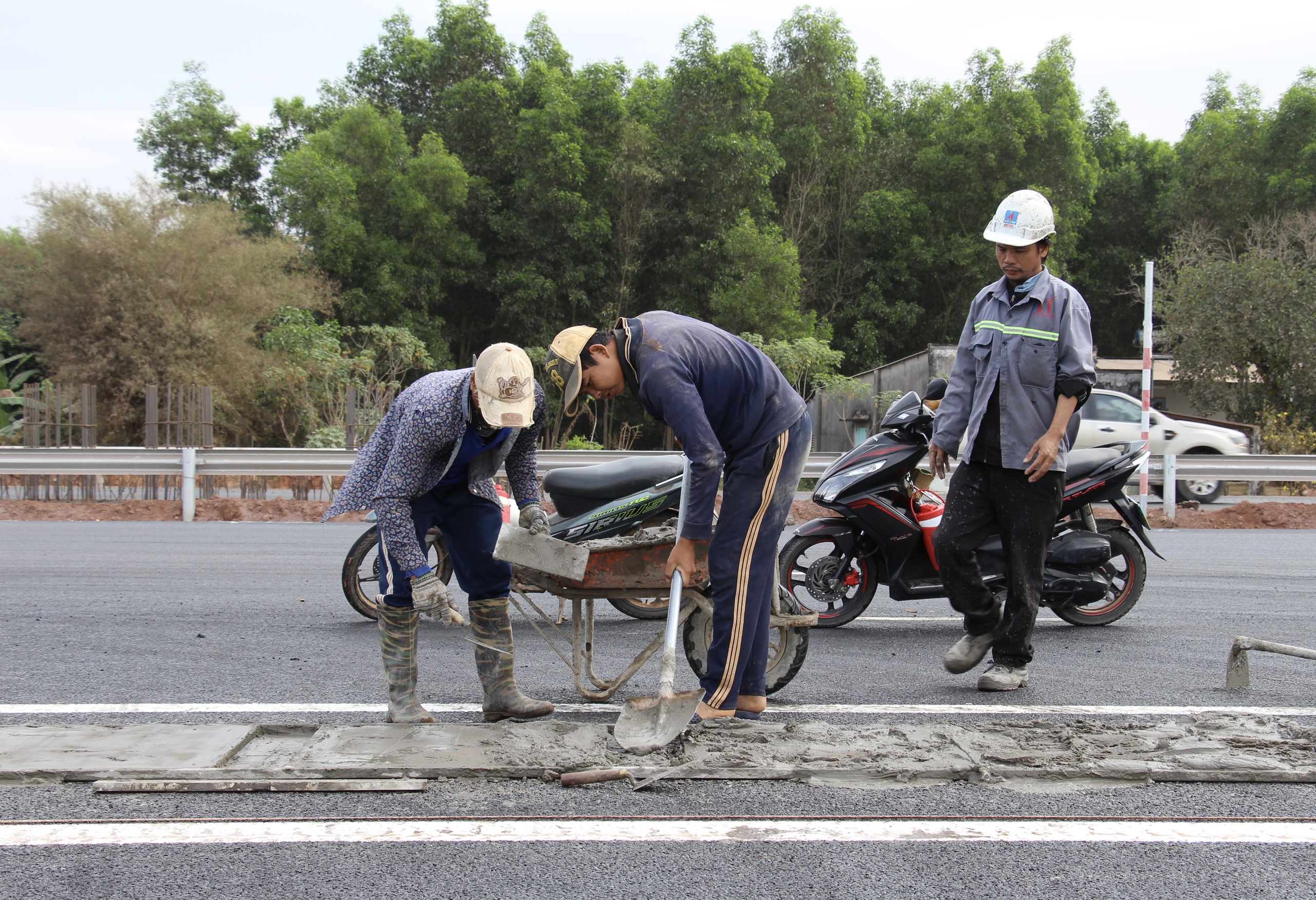 Lắp đặt hệ thống thu ph&iacute; kh&ocirc;ng dừng phục vụ khai th&aacute;c cao tốc Bi&ecirc;n H&ograve;a - Vũng T&agrave;u- Ảnh 11.