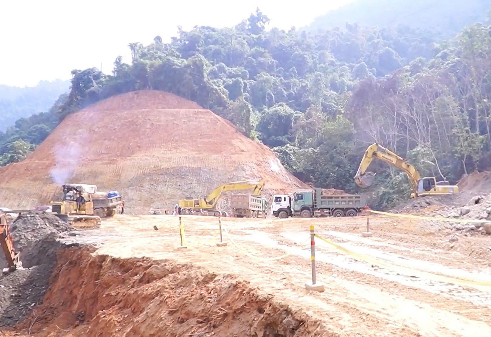 Nghệ An: Đẩy nhanh tiến độ c&aacute;c dự &aacute;n giao th&ocirc;ng theo chương tr&igrave;nh mục ti&ecirc;u quốc gia- Ảnh 3.