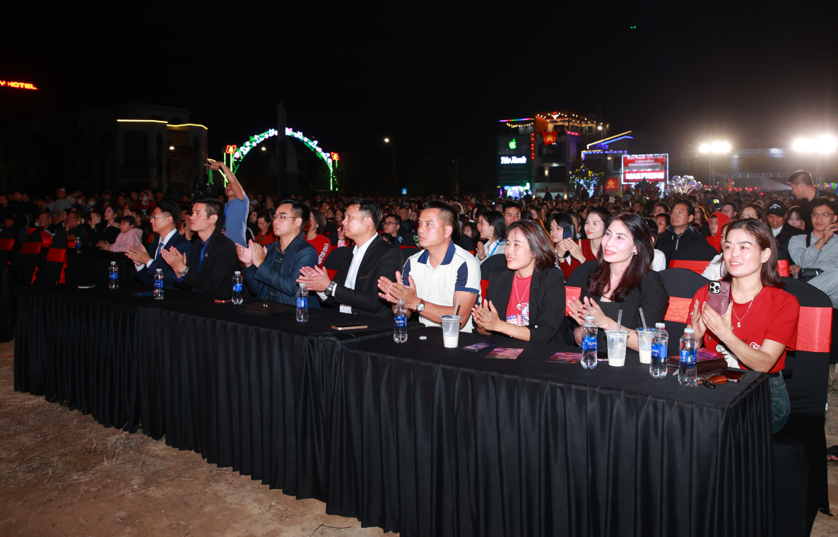 ROX Living Đức Thọ rực rỡ hội Xuân Concert, khẳng định vị thế khu đô thị trung tâm- Ảnh 1.