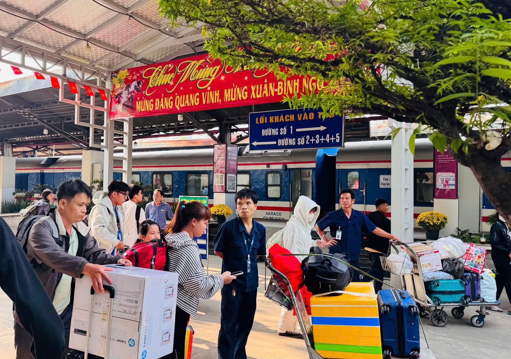 Đường sắt giảm tới 20% v&eacute; giường nằm tuyến Bắc -  Nam dịp Tết B&iacute;nh Ngọ 2026- Ảnh 1.