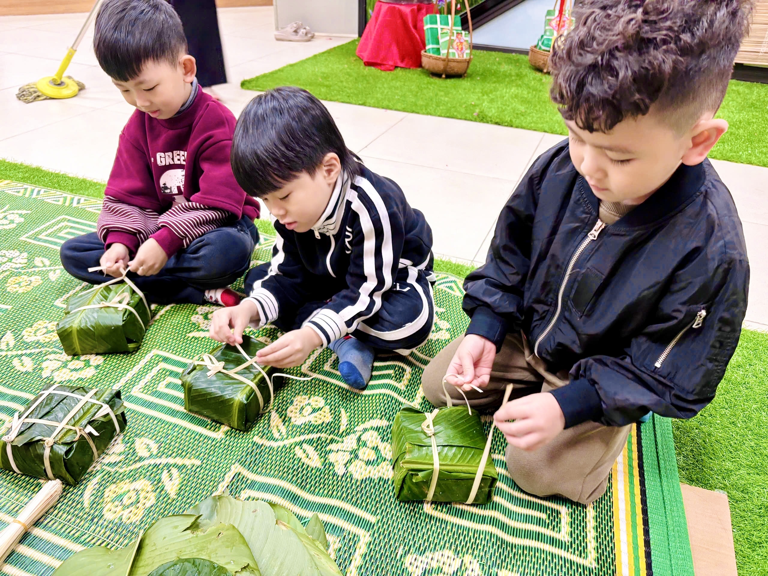 Hội chợ Xu&acirc;n gắn kết: Tết cổ truyền v&agrave; những trải nghiệm học đường- Ảnh 21.