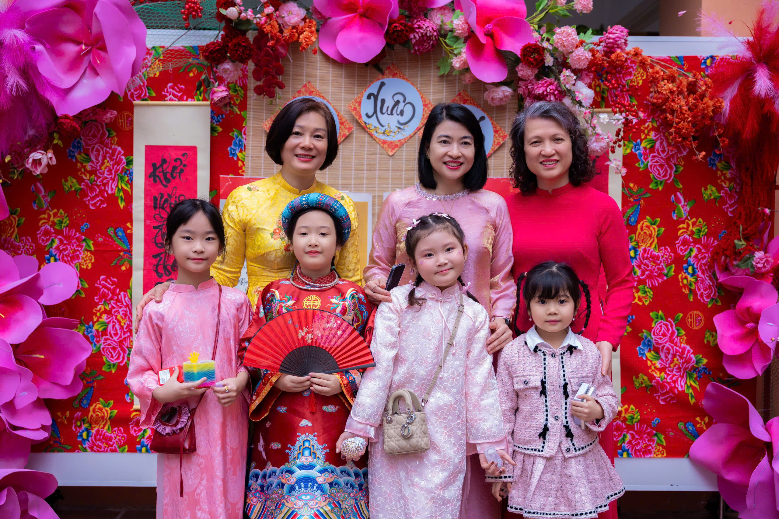 Hội chợ Xu&acirc;n gắn kết: Tết cổ truyền v&agrave; những trải nghiệm học đường- Ảnh 1.