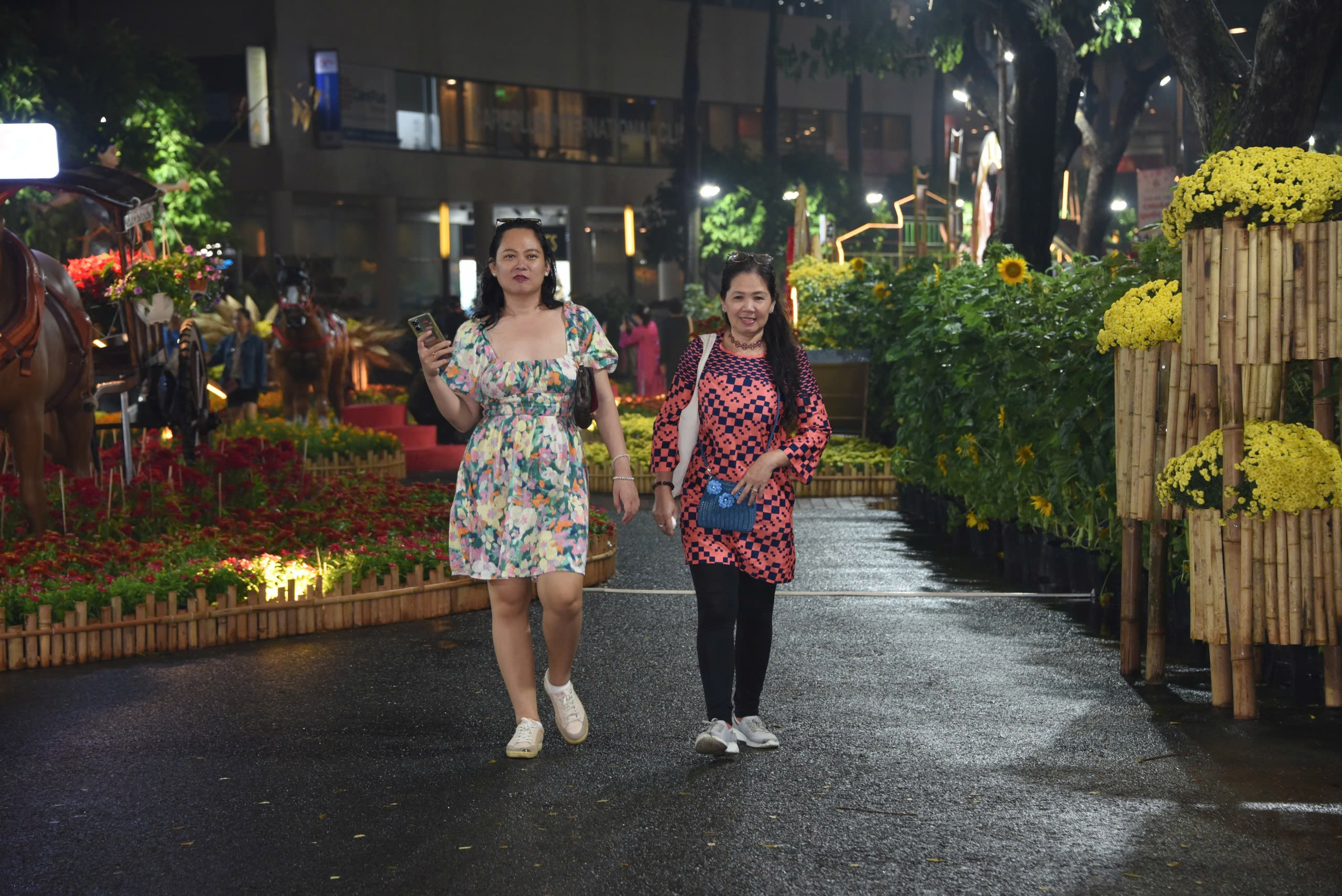 Hội hoa xu&acirc;n Ph&uacute; Mỹ Hưng, chợ hoa B&igrave;nh Đ&ocirc;ng mở cửa, giữ trọn &ldquo;hồn Xu&acirc;n&rdquo; S&agrave;i G&ograve;n- Ảnh 10.